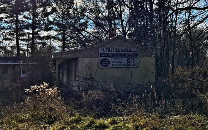 Star Lite Motel - Nov 25 2022 (newer photo)